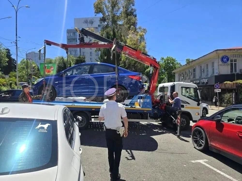 Штрафы для водителей, паркующихся у электрозаправок в Сочи